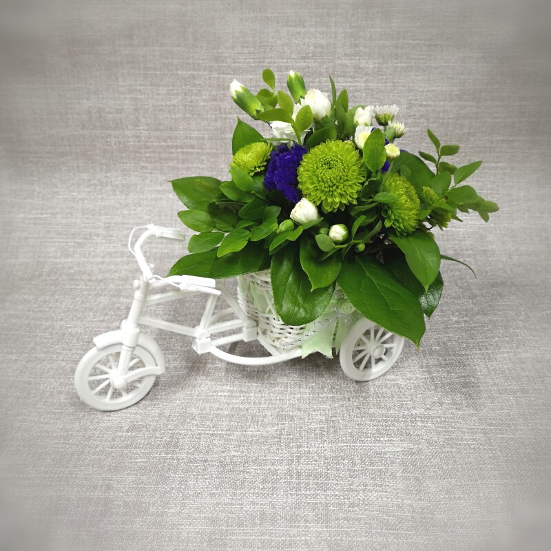 Композиция "Велосипед с цветами"